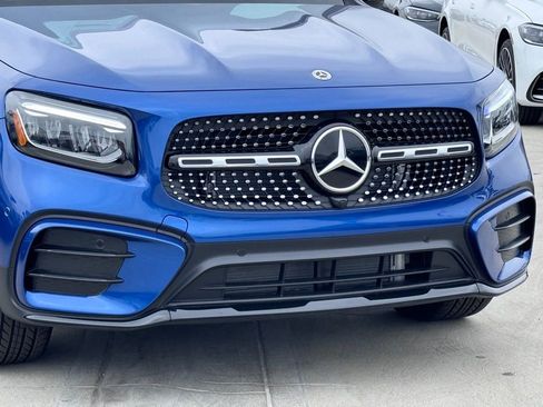 New 2024 Mercedes-Benz GLB 250 image 3