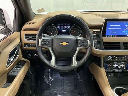 Used 2021 Chevrolet Suburban Premier w/ Premium Package image 6