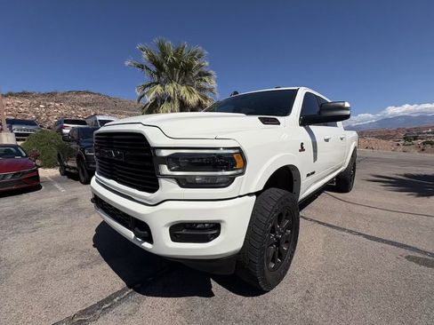 Used 2022 RAM 2500 Laramie AWD/4WD image 1