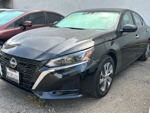 Used 2025 Nissan Altima 2.5 S FWD image 7