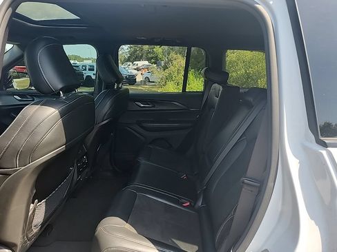 Certified 2023 Jeep Grand Cherokee Altitude AWD/4WD image 20