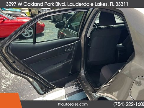 Used 2017 Toyota Corolla LE image 24