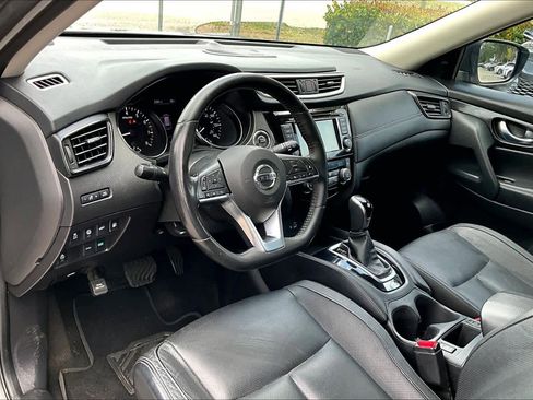 Used 2018 Nissan Rogue SL image 18