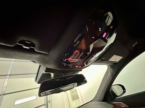 Used 2026 BMW M5 w/ Carbon Package image 31