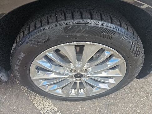 Used 2021 Ford Edge Titanium w/ Equipment Group 301A AWD/4WD image 19