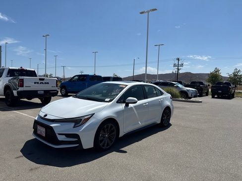 Used 2024 Toyota Corolla XSE FWD image 4