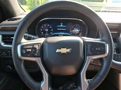 Used 2023 Chevrolet Tahoe Premier AWD/4WD image 21
