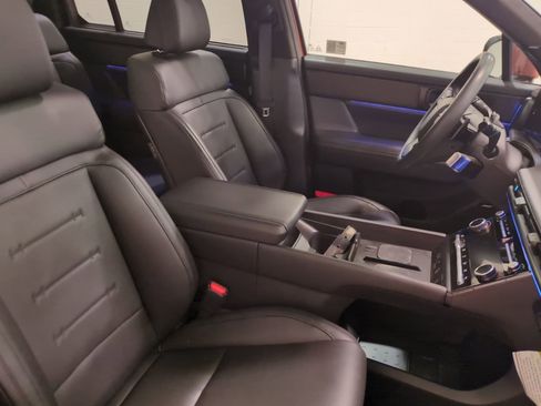 Used 2024 Hyundai Santa Fe Calligraphy image 11