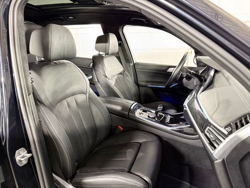 Used 2022 BMW X7 xDrive40i w/ M Sport Package AWD/4WD image 30