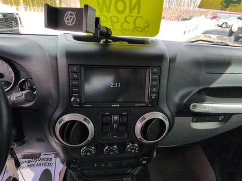 Used 2018 Jeep Wrangler Unlimited Sahara w/ Dual Top Group image 19