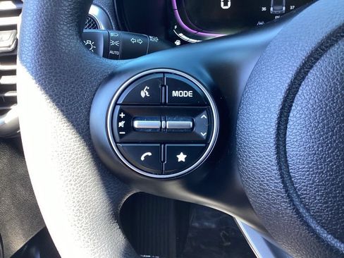 Used 2024 Kia Soul LX w/ Option Group 015 FWD image 17