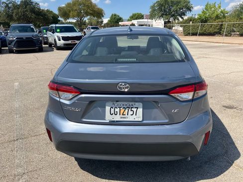Used 2025 Toyota Corolla LE FWD image 5