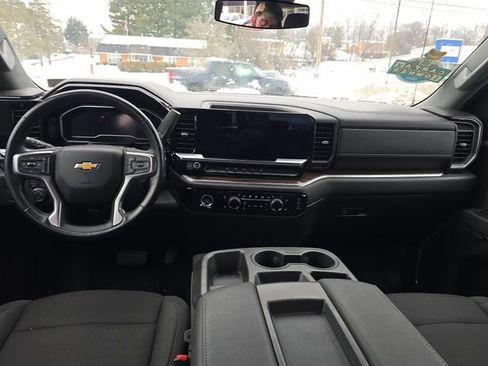 Used 2022 Chevrolet Silverado 1500 LT image 11