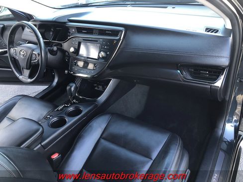 Used 2016 Toyota Avalon Limited w/ Toyota Safety Sense Package image 23