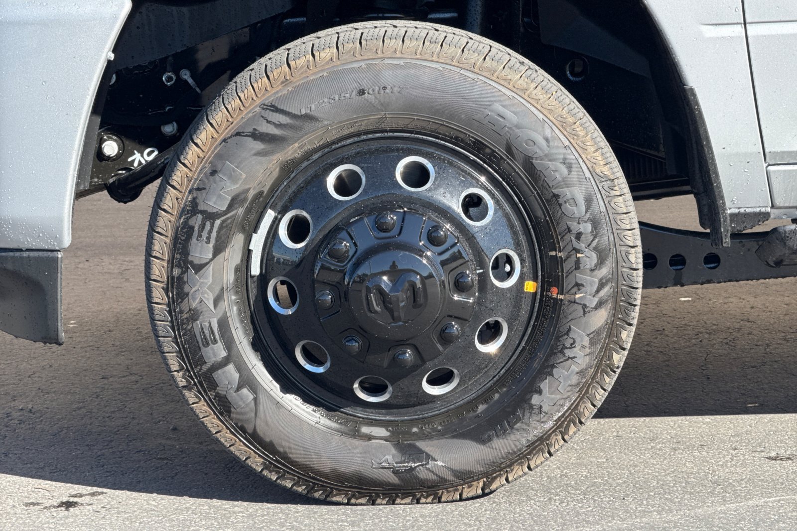 New 2026 RAM 3500 Laramie AWD/4WD image 9