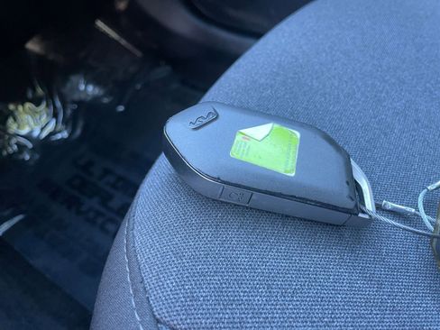 Used 2025 Kia K4 LXS image 28