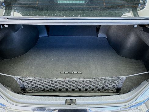 Used 2019 Toyota Camry SE w/ Carpet Mat Package FWD image 16