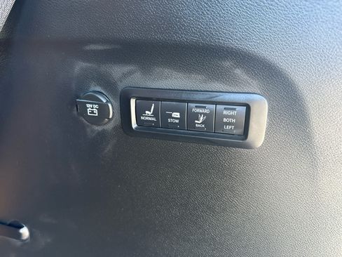 Used 2021 Chrysler Pacifica Pinnacle AWD/4WD image 21