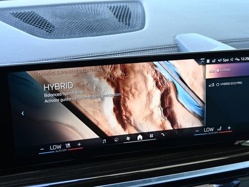 Certified 2024 BMW X5 xDrive50e w/ Premium Package image 34