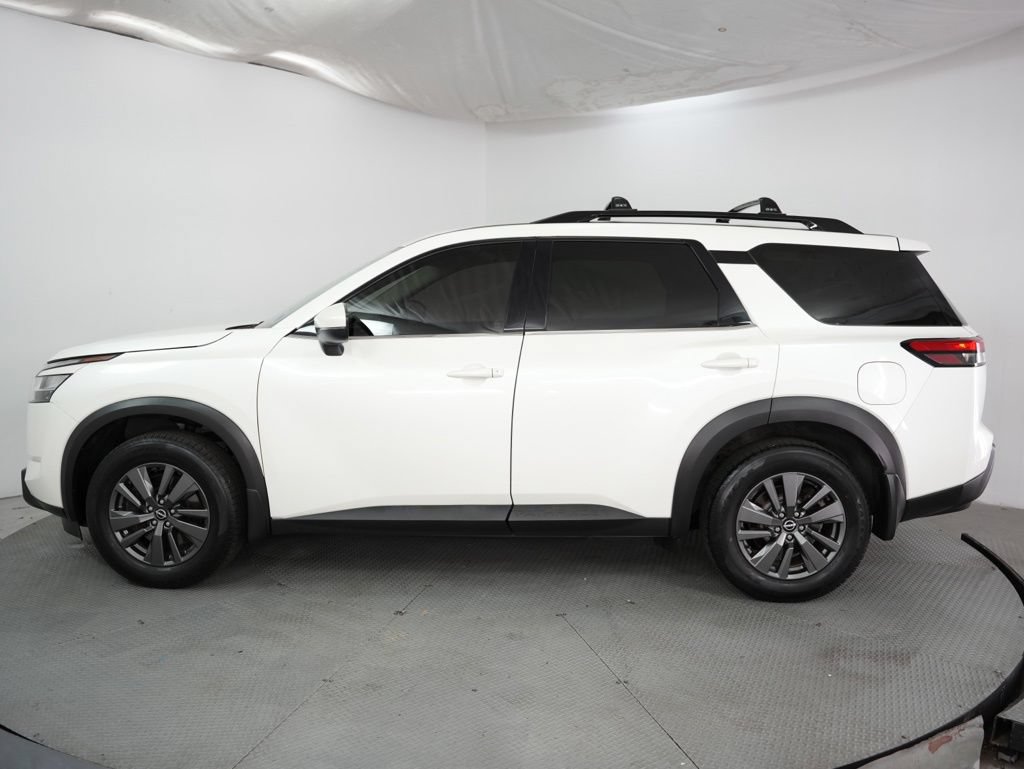 Used 2022 Nissan Pathfinder SV w/ SV Premium Package AWD/4WD image 4