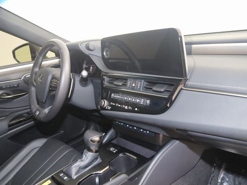 Used 2024 Lexus ES 300h F Sport w/ Accessory Package (Z2) image 45