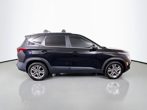 Used 2023 Kia Seltos S FWD image 11