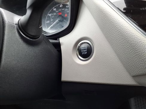 Used 2025 Toyota Corolla LE image 22