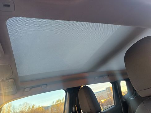 Used 2019 Jeep Renegade Trailhawk w/ LED Lighting Group image 23