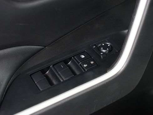 Used 2022 Toyota RAV4 LE image 28