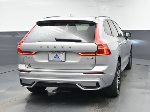 Used 2024 Volvo XC60 B5 Plus AWD/4WD image 8