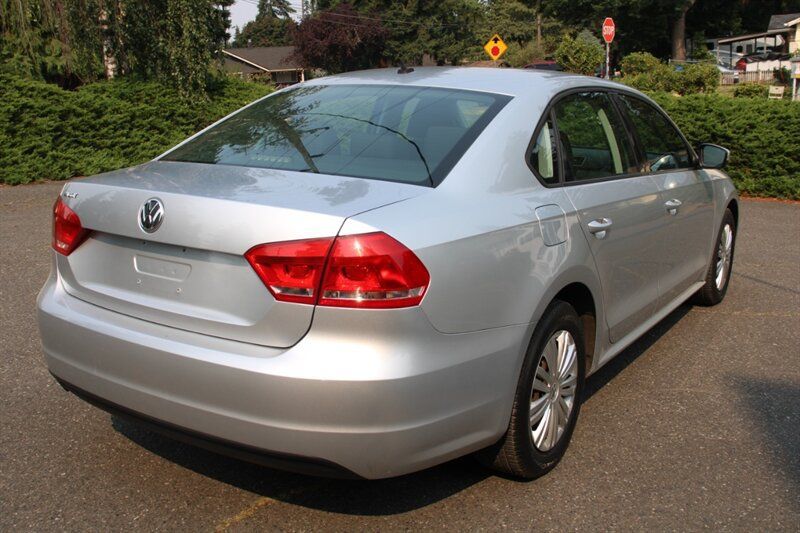 Used 2014 Volkswagen Passat 2.5 S FWD image 3