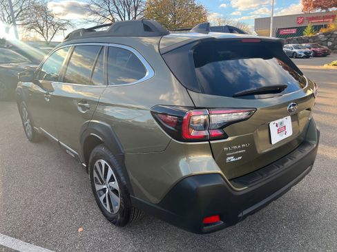 Certified 2025 Subaru Outback Premium w/ Popular Package #1A image 5