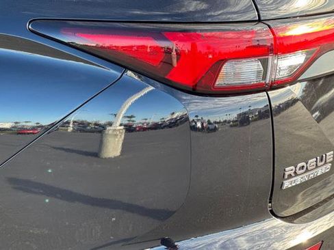 New 2026 Nissan Rogue Platinum image 32