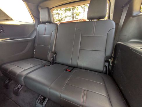 Used 2023 Chevrolet Traverse RS w/ LPO, Floor Liner Package AWD/4WD image 9