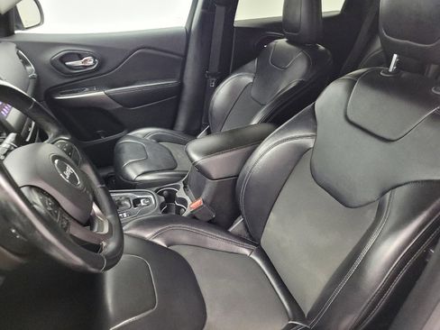 Used 2019 Jeep Cherokee Latitude Plus image 17