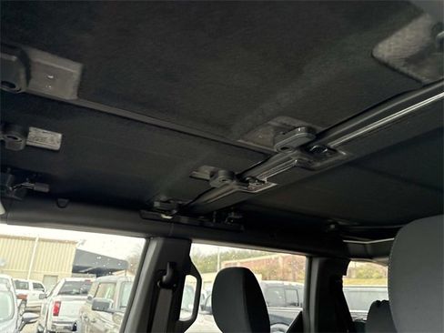 New 2025 Ford Bronco 4-Door image 22