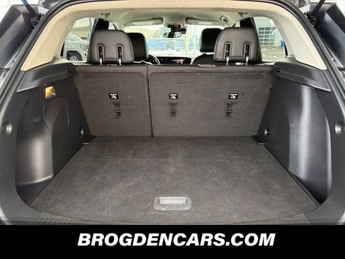 Used 2024 Buick Encore GX Sport Touring image 9