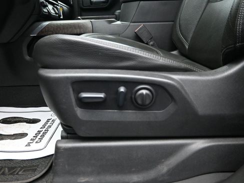 Used 2023 GMC Sierra 3500 Denali w/ Denali Ultimate Package image 24