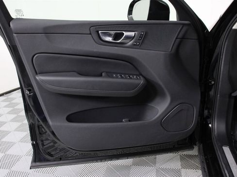 Certified 2025 Volvo XC60 B5 Plus image 17