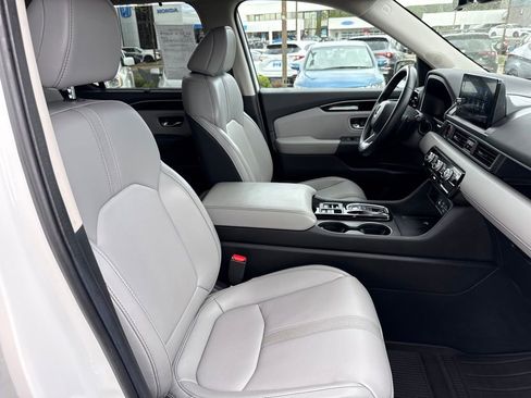 Used 2025 Honda Pilot EX-L image 21
