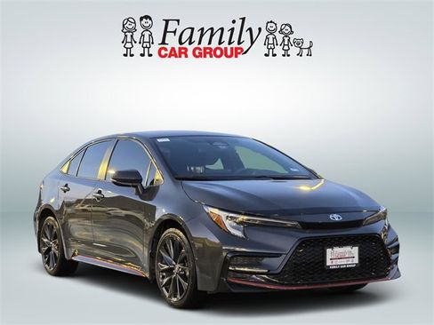 Used 2023 Toyota Corolla SE image 2