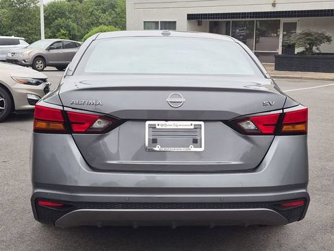 Used 2024 Nissan Altima 2.5 SV FWD image 4