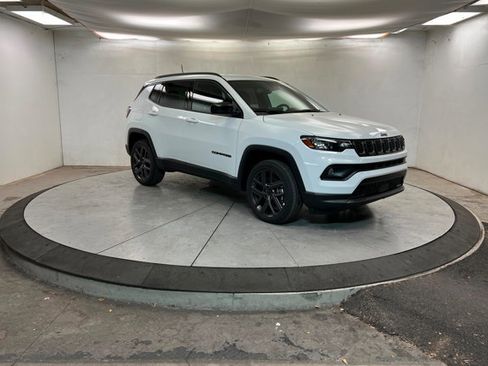 New 2026 Jeep Compass Latitude image 7