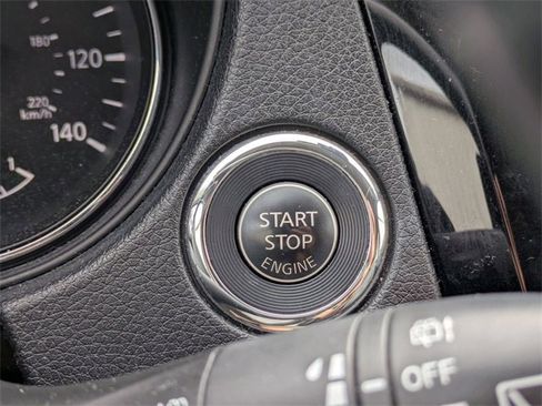 Used 2019 Nissan Rogue SL image 33