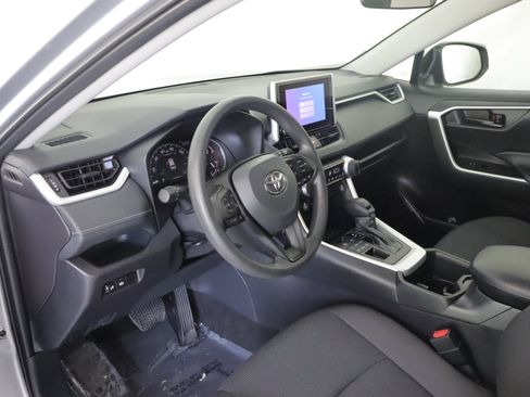 Used 2025 Toyota RAV4 LE AWD/4WD image 9