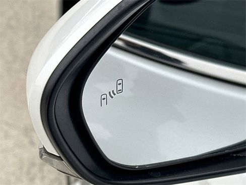 Used 2020 Toyota Camry XLE image 16