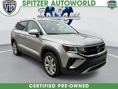 Used 2023 Volkswagen Taos SE w/ Panoramic Sunroof Package