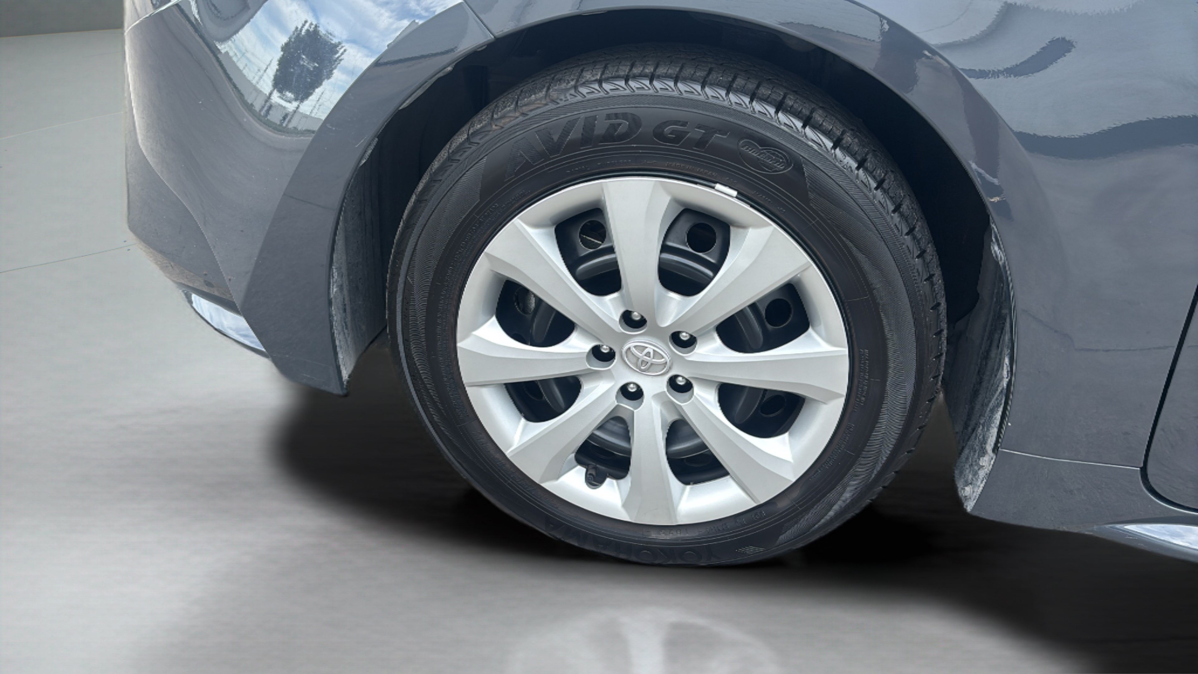 Used 2025 Toyota Corolla LE FWD image 35