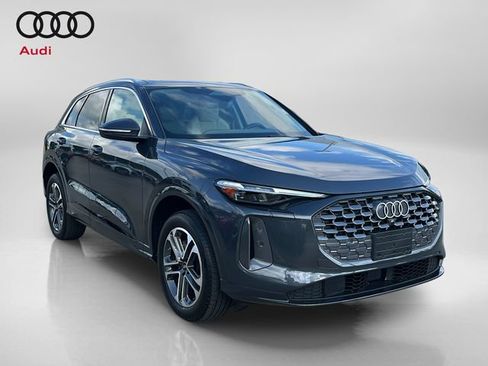 Used 2025 Audi Q5 Premium Plus w/ Premium Plus AWD/4WD image 1
