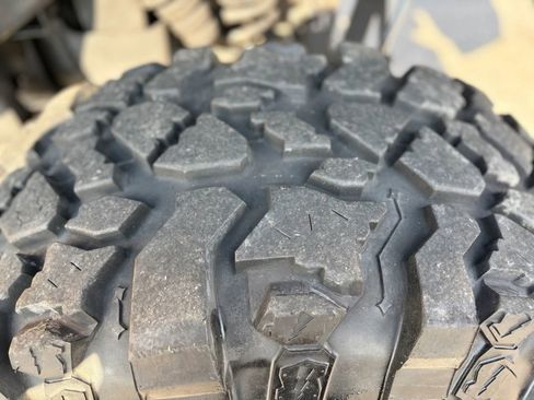 Used 2003 HUMMER H2 w/ Preferred Equipment Group image 10